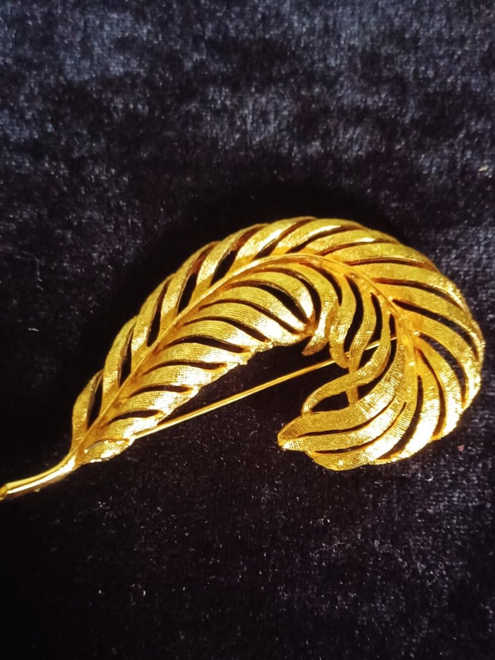 Large Elegant Gold Leaf Brooch